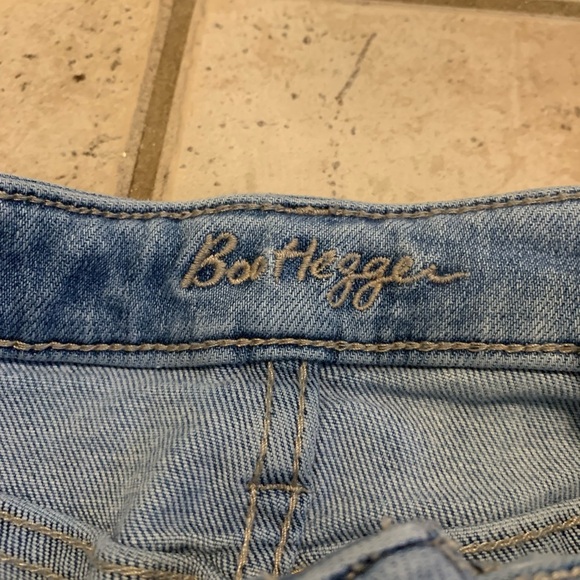 Bootlegger Girlfriend Crop Distressed Jeans, 27W 26L - Picture 2 of 6